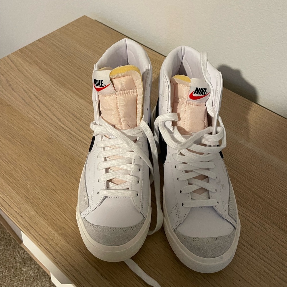 Brand new Nike Blazer Mid '77 Women's Multi Size White Black Sail